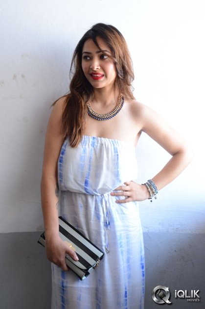 Shweta-Basu-Prasad-at-Intelligent-Idiots-Movie-Press-Meet